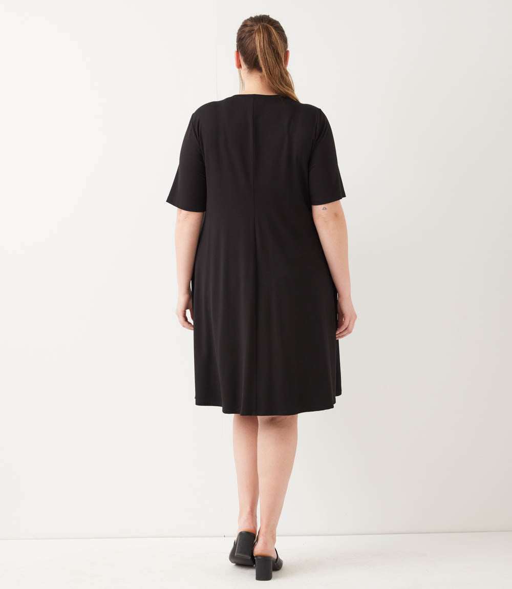 Plus Size Short Sleeve A-Line Dress - Black