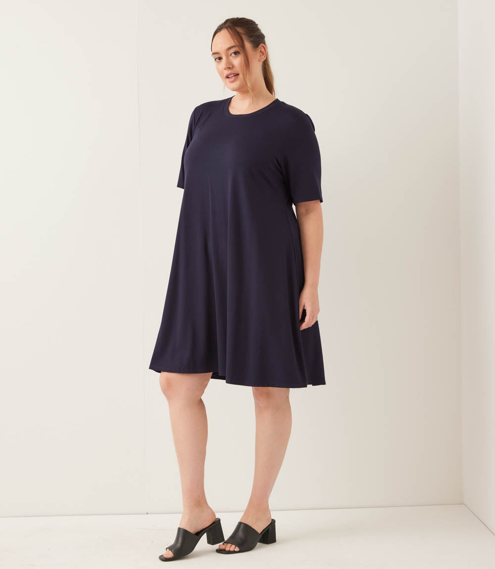 Plus Size Short Sleeve A-Line Dress - Navy